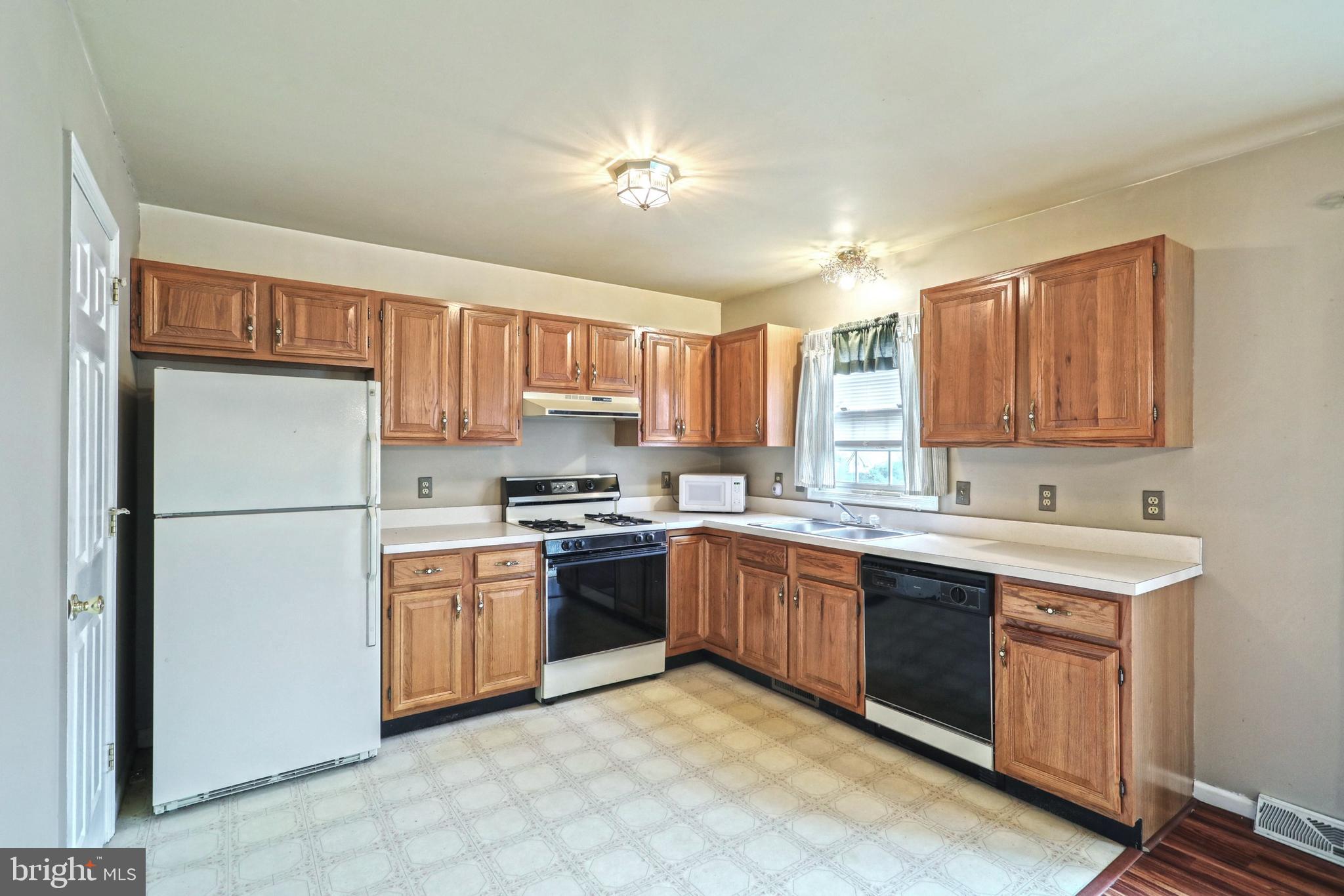 WOODMONT ESTATES - Residential