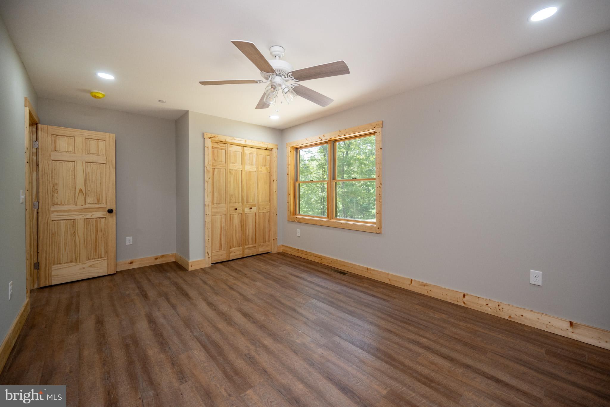 DEEP CREEK ESTATES - Residential