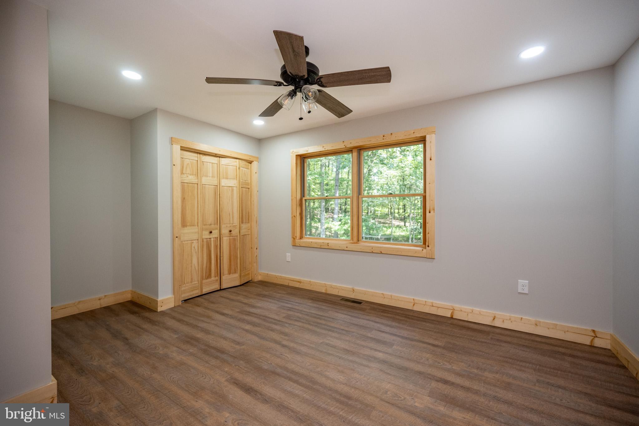 DEEP CREEK ESTATES - Residential