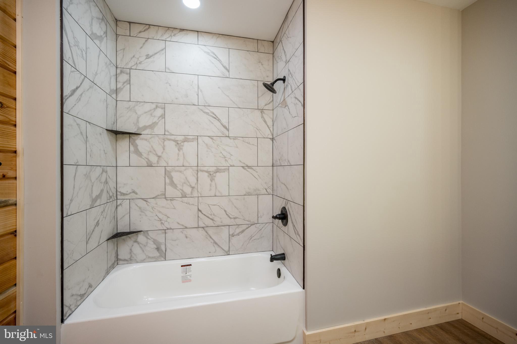 DEEP CREEK ESTATES - Residential