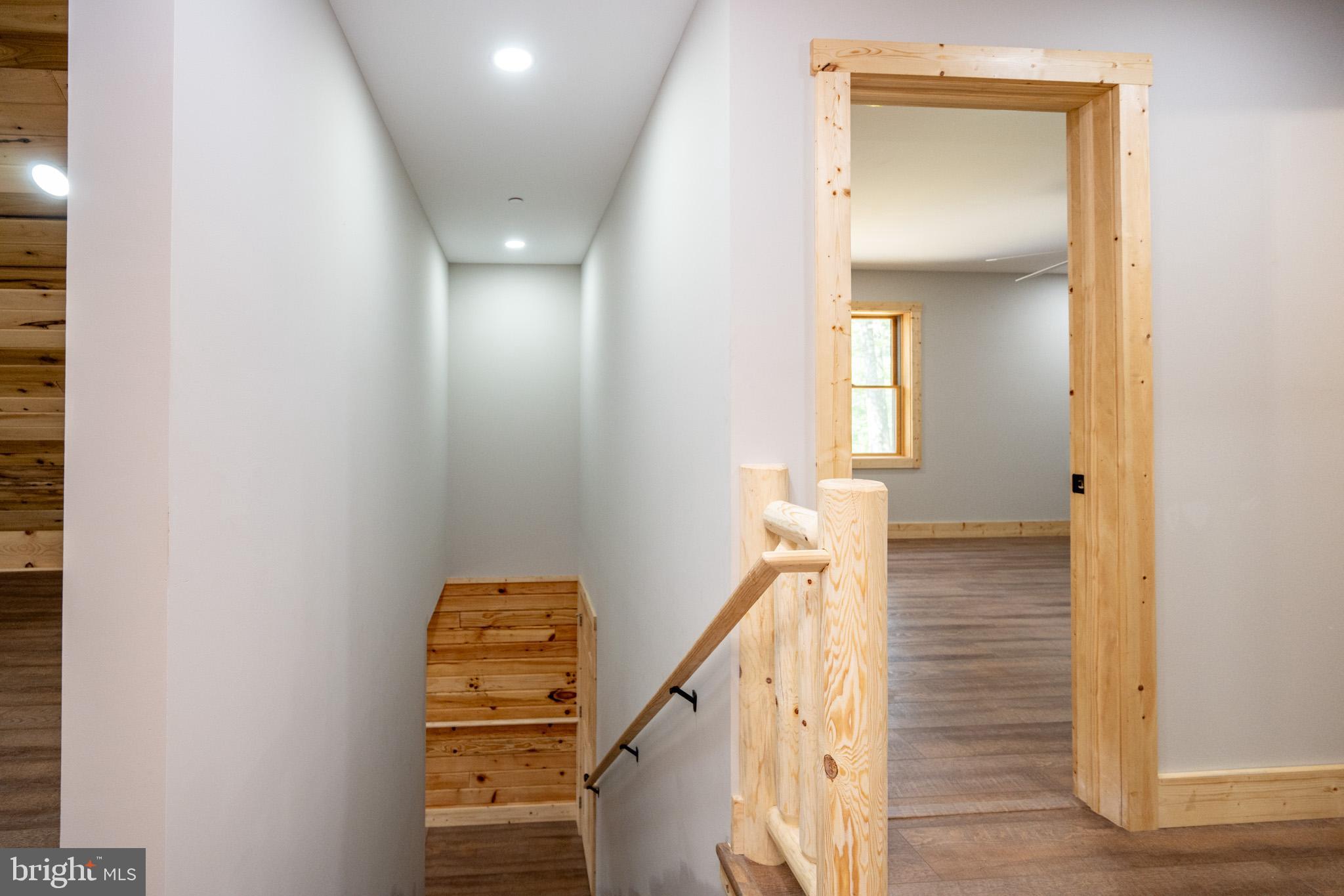 DEEP CREEK ESTATES - Residential