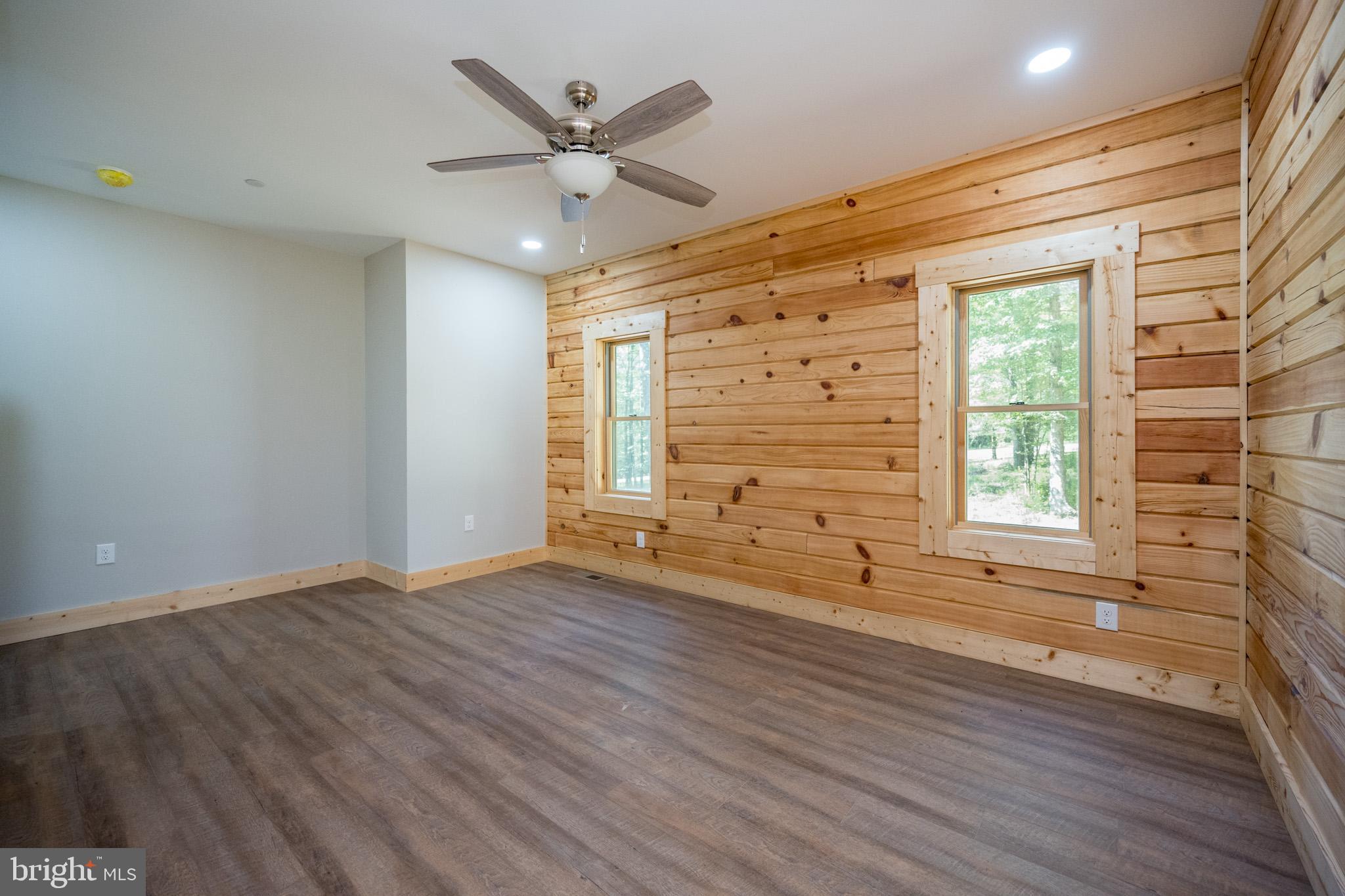 DEEP CREEK ESTATES - Residential