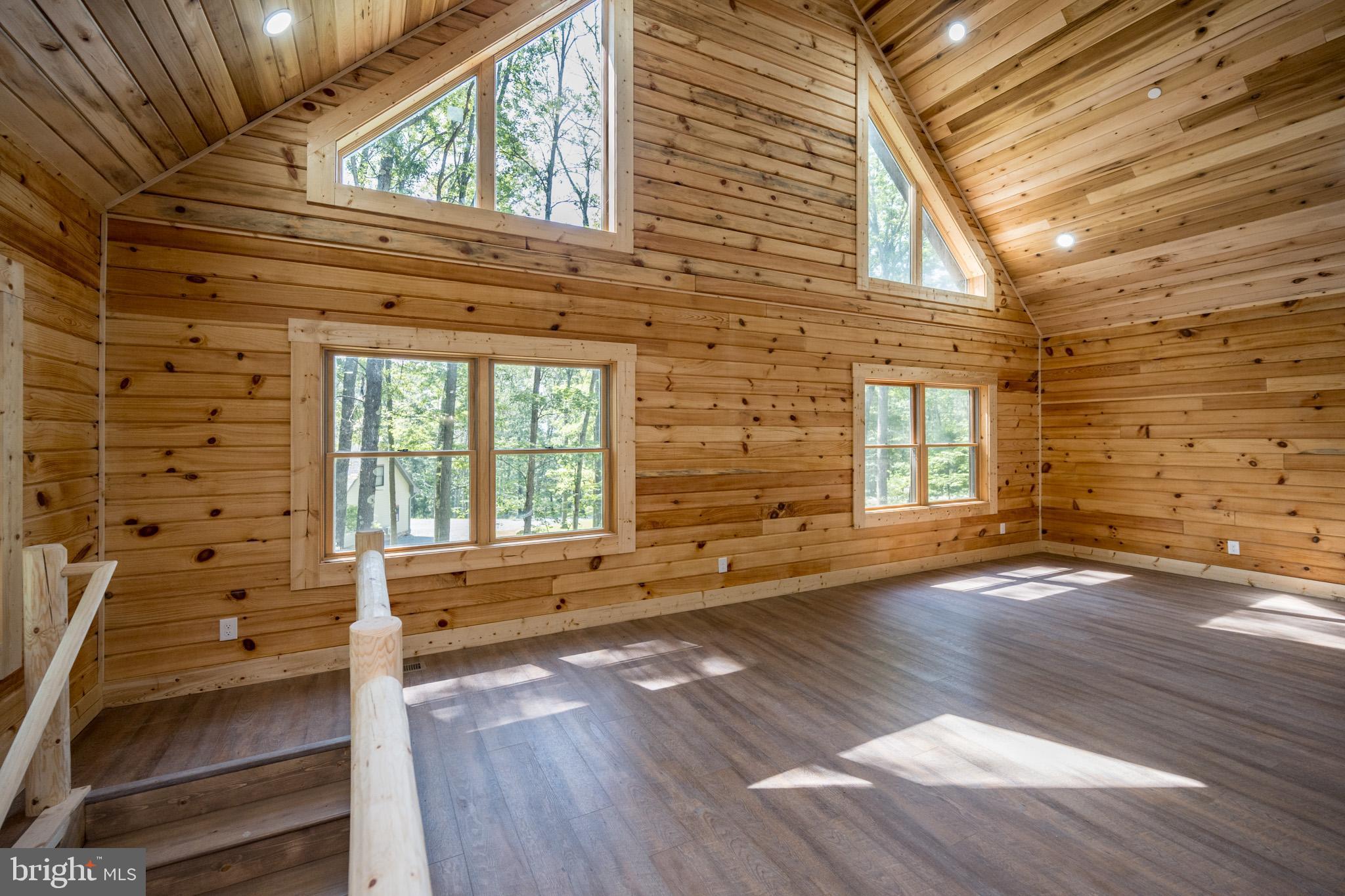 DEEP CREEK ESTATES - Residential