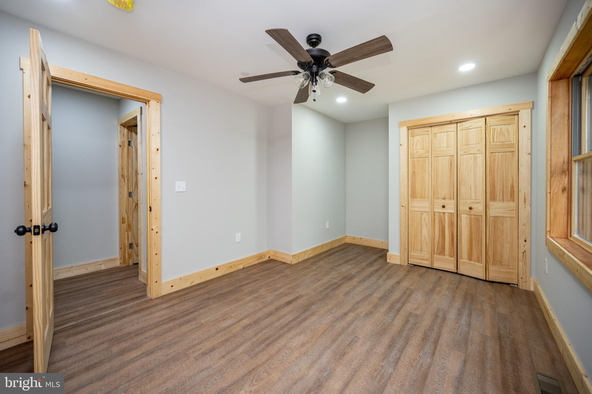 DEEP CREEK ESTATES - Residential