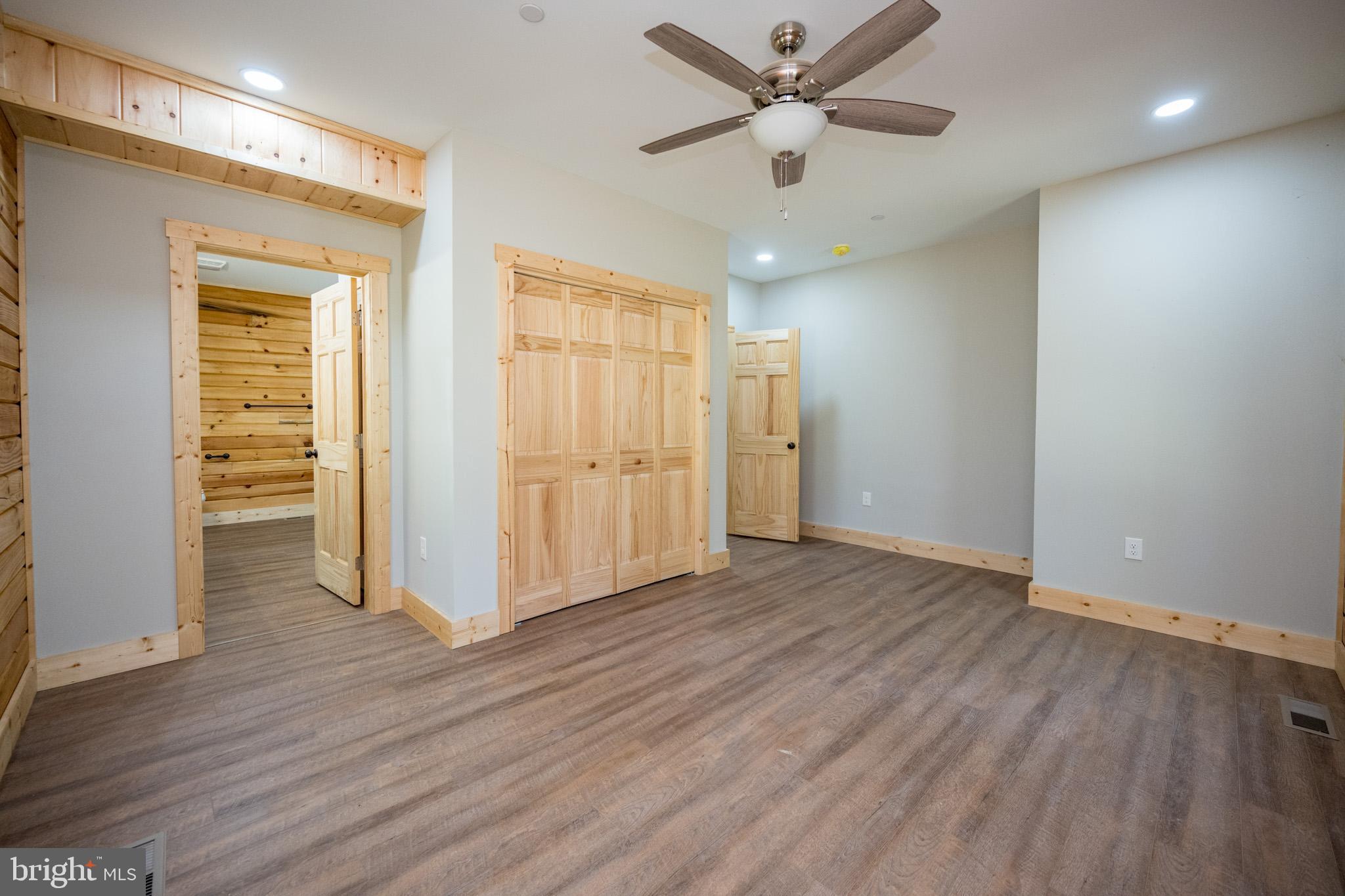 DEEP CREEK ESTATES - Residential