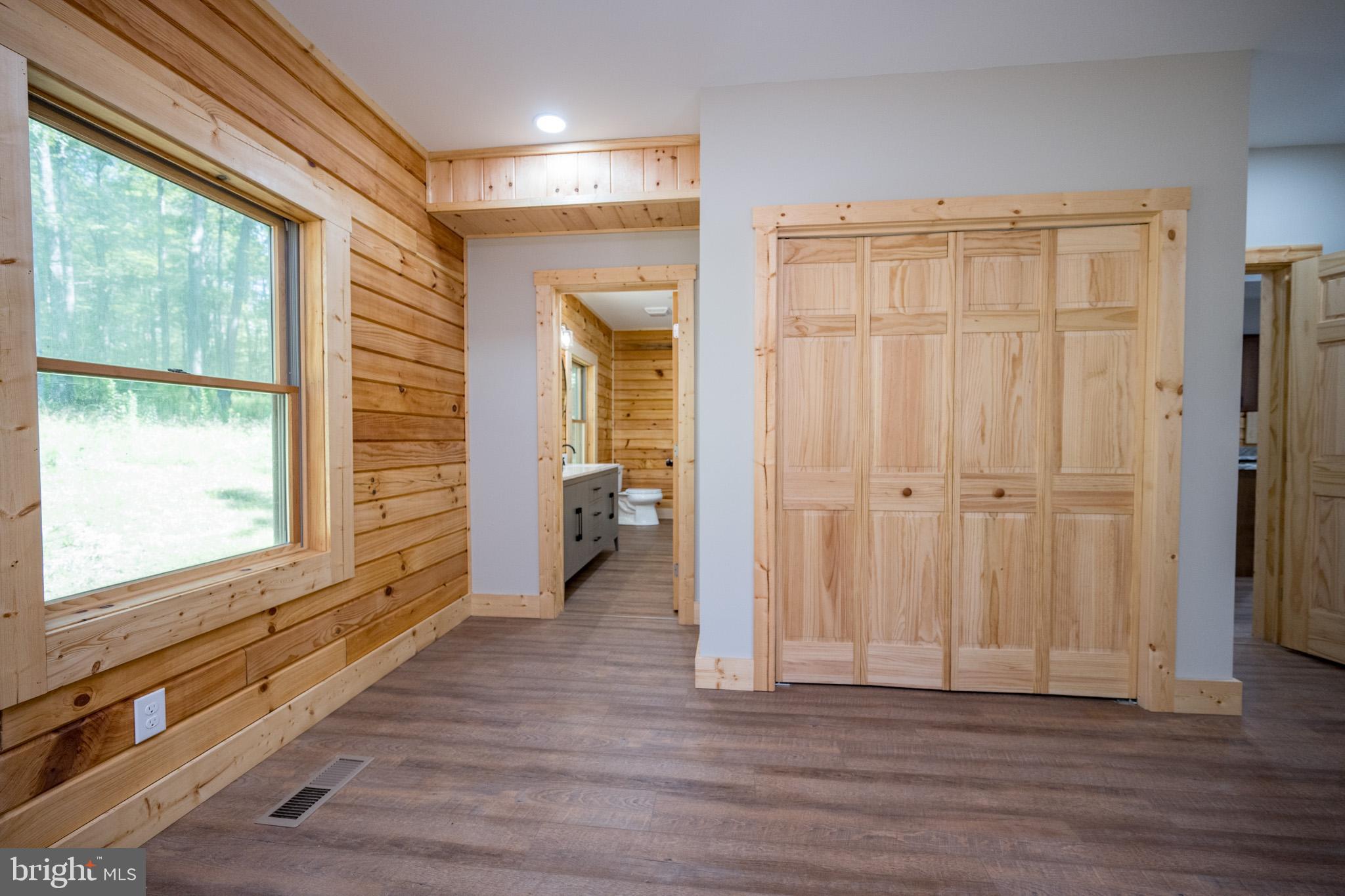 DEEP CREEK ESTATES - Residential