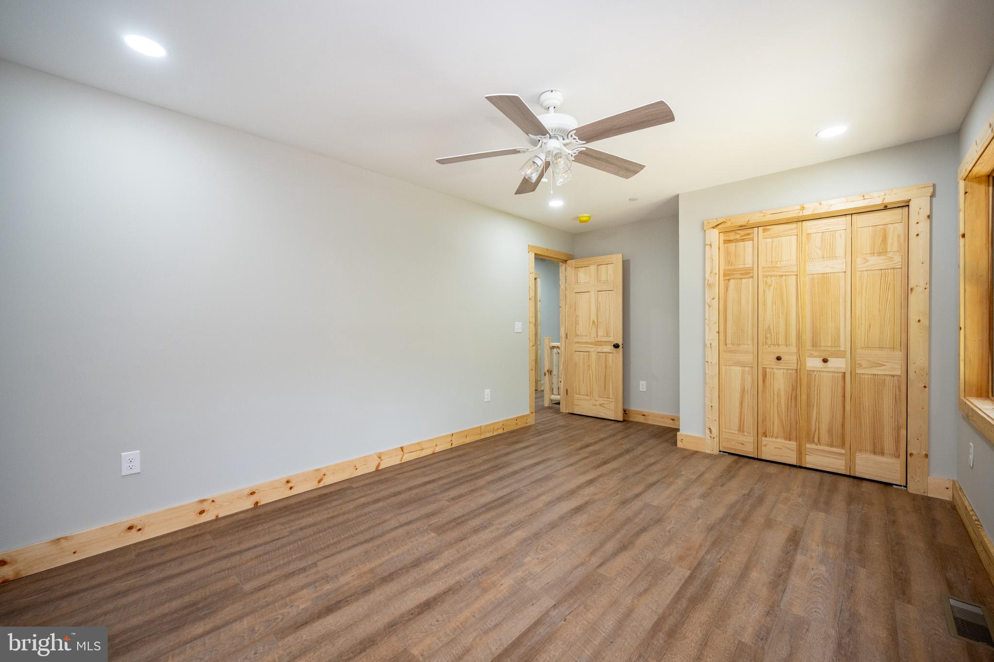 DEEP CREEK ESTATES - Residential