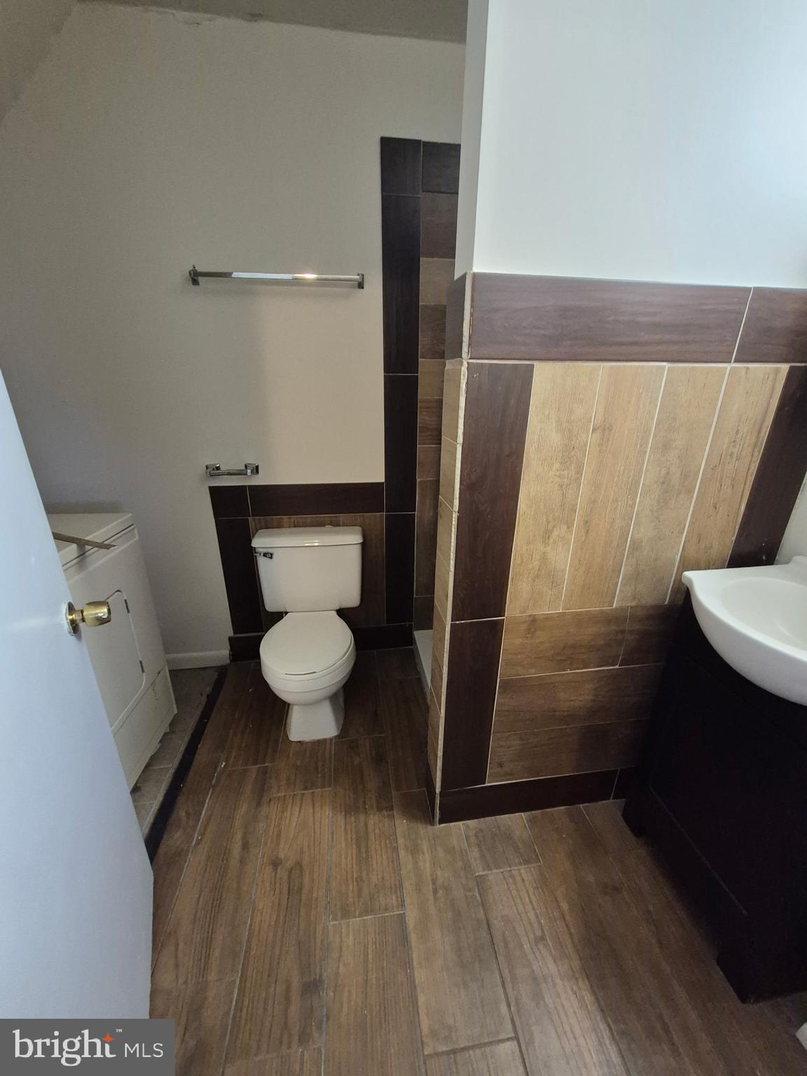 COLONY SQUARE - Residential