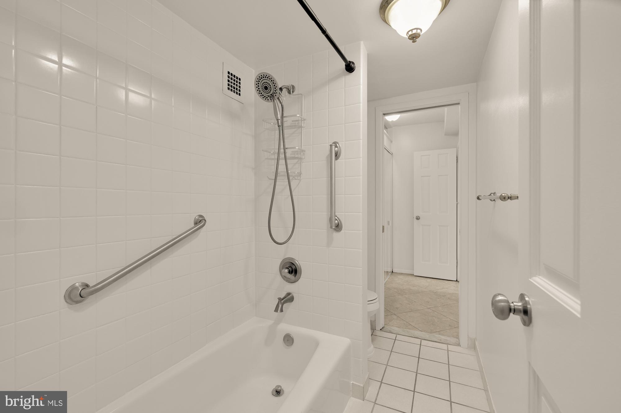 FRIENDSHIP HEIGHTS - Residential Lease