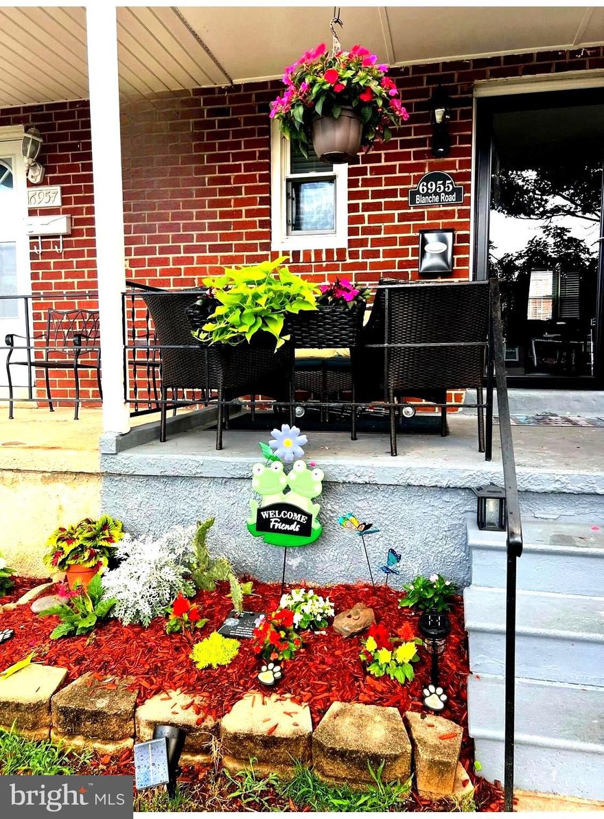 Step into this stunning gem—a fully renovated 3-bedroom, 2½-bath home that perfectly blends modern style with everyday comfort. From the moment you enter, you’re greeted by a bright, open layout designed for both relaxing and entertaining. The spacious bedrooms offer ample room to unwind, while the 2½ beautifully updated bathrooms feature sleek finishes and contemporary design.

The renovated kitchen shines with modern touches, ideal for cooking, hosting, or simply enjoying time at home. Every detail throughout this gem has been thoughtfully upgraded, creating a move-in-ready space that feels fresh, elegant, and inviting.

Conveniently located close to major highways, shopping centers, and schools, this gem offers easy access to everything you need while still providing a comfortable retreat. The perfect combination of style, functionality, and location—ready to welcome its next owner. 🏡