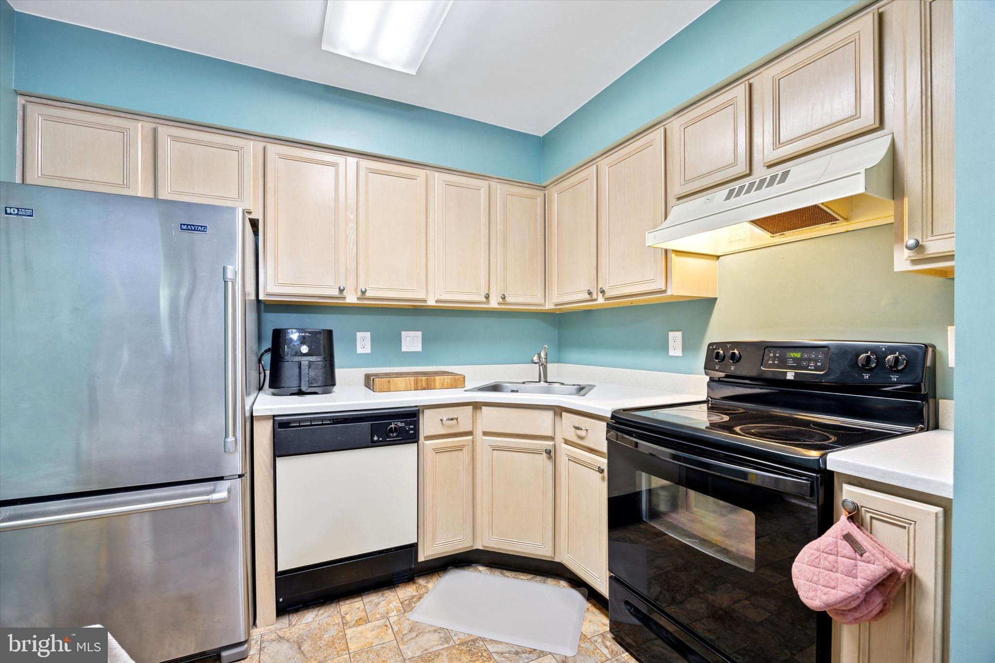 2607 MARYANNES COURT 2607