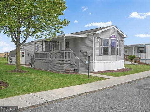 Photo of 185 ROCK RD #19, EPHRATA, PA 17522 (MLS # PALA2034314)