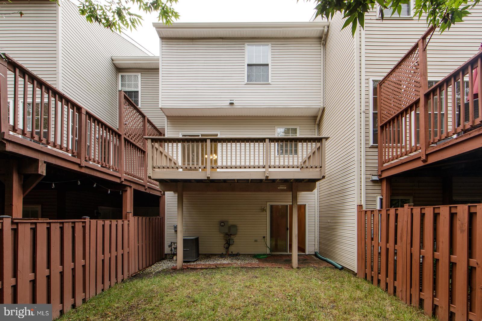 ASHBURN FARM - Residential Lease