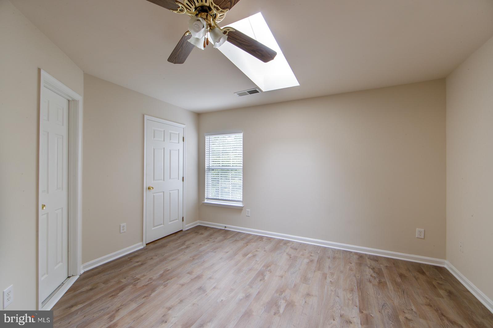 ASHBURN FARM - Residential Lease