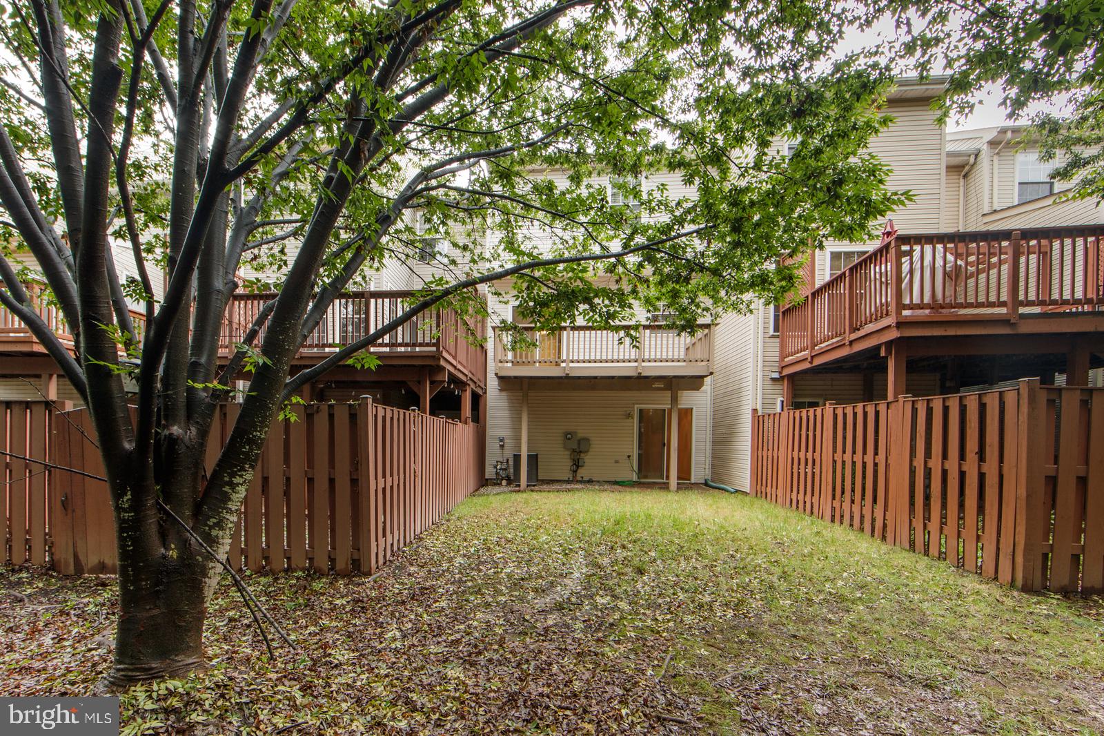 ASHBURN FARM - Residential Lease