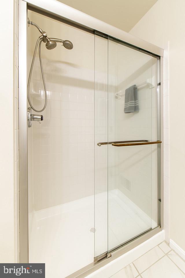 ASHBURN FARM - Residential Lease