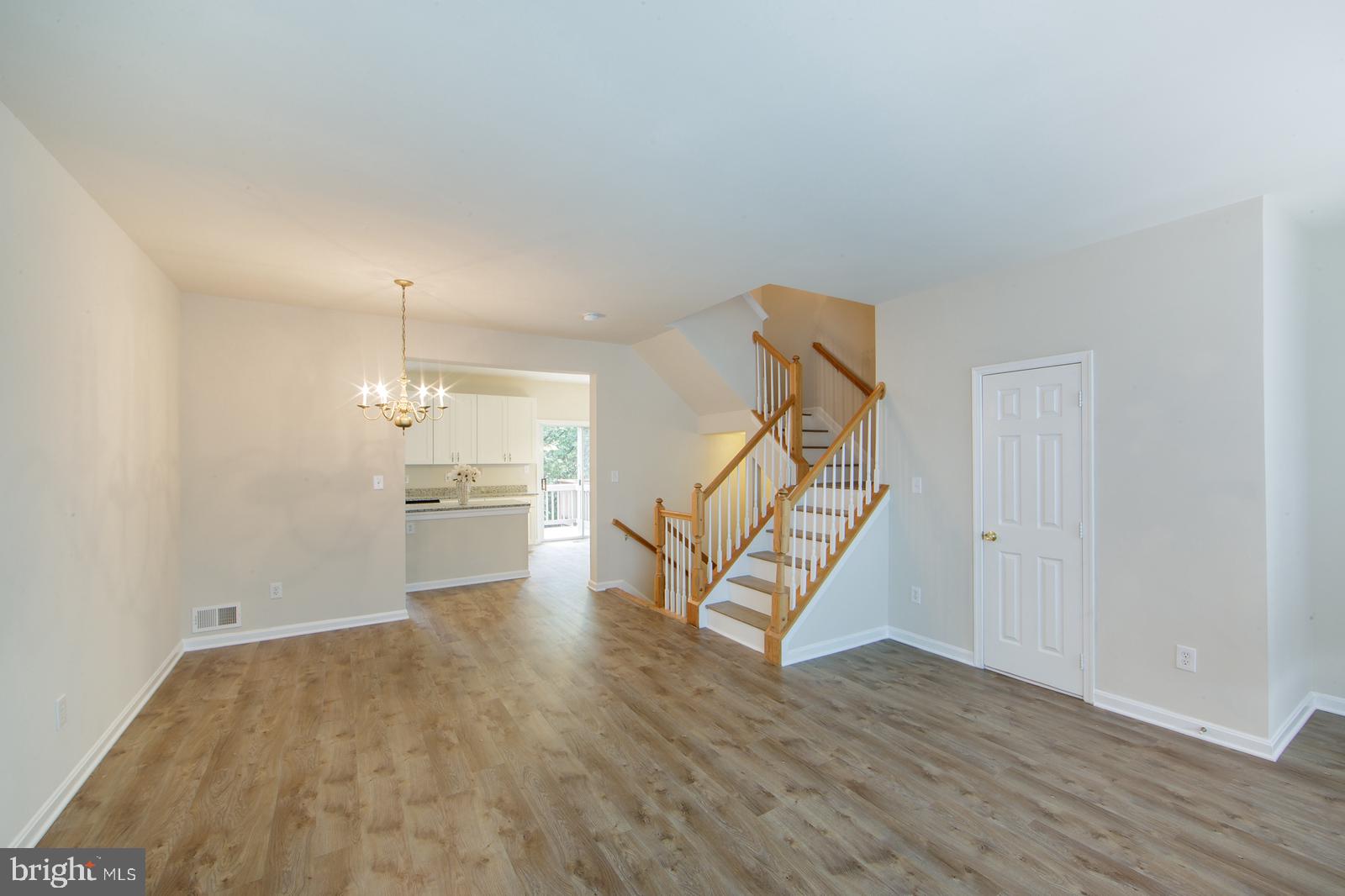 ASHBURN FARM - Residential Lease