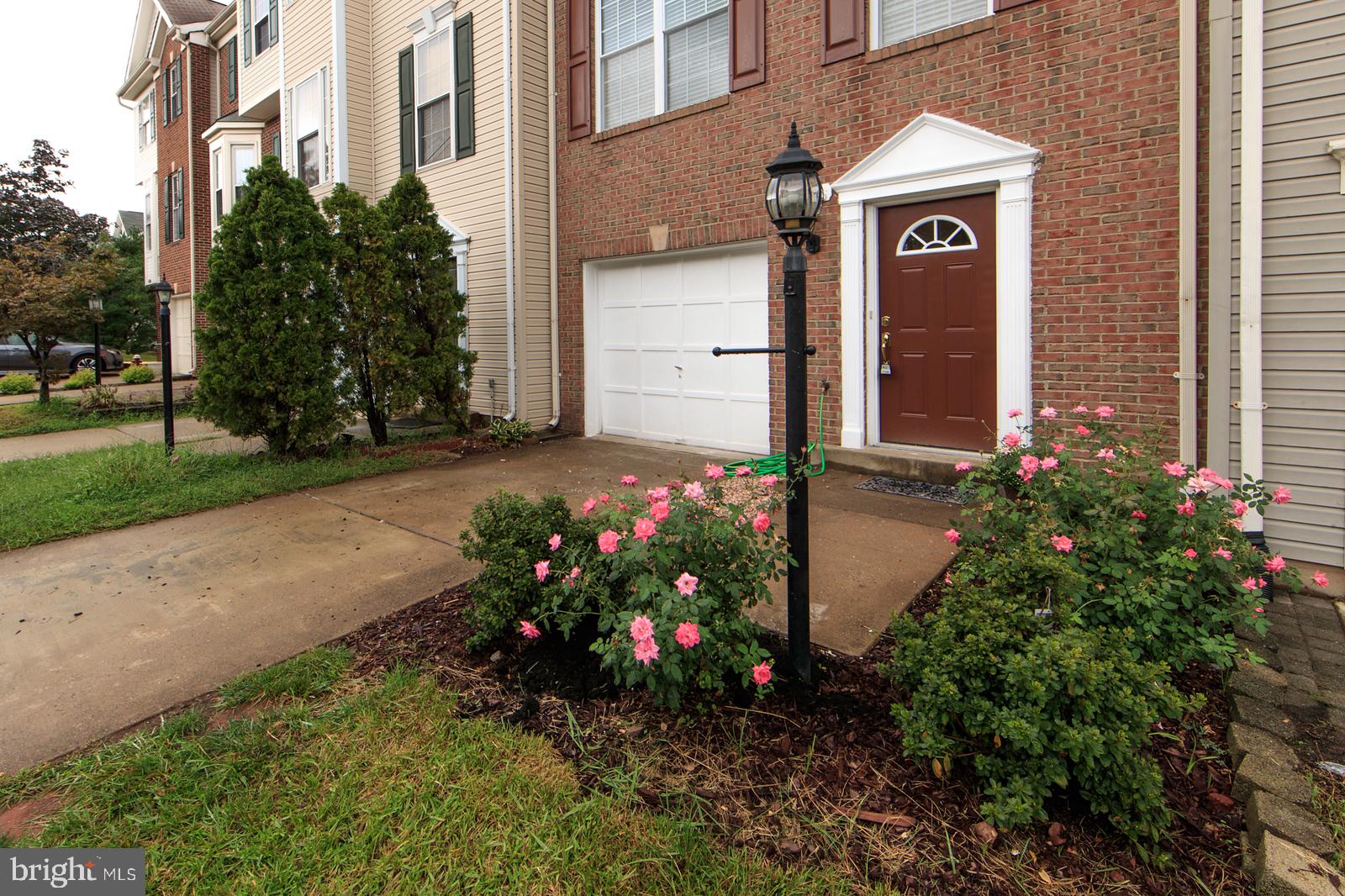 ASHBURN FARM - Residential Lease