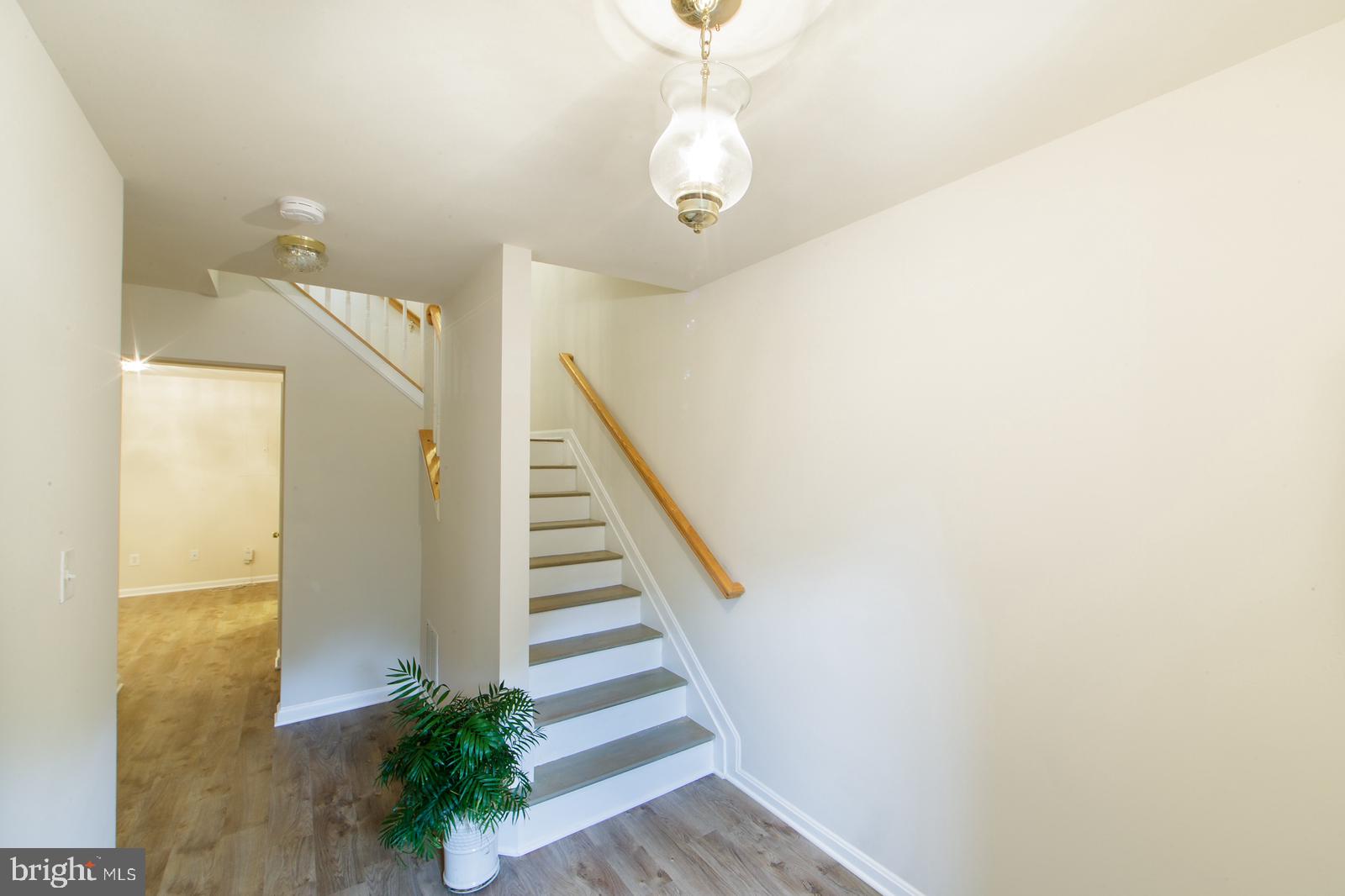 ASHBURN FARM - Residential Lease