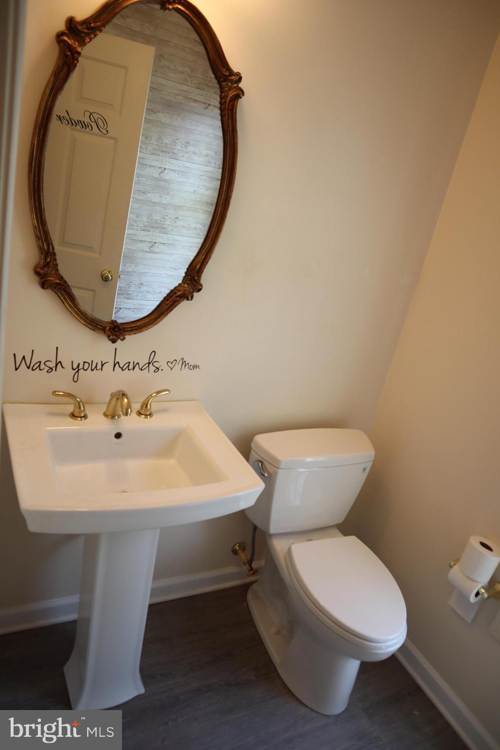 CROSS CREEK CLUB - Residential Lease