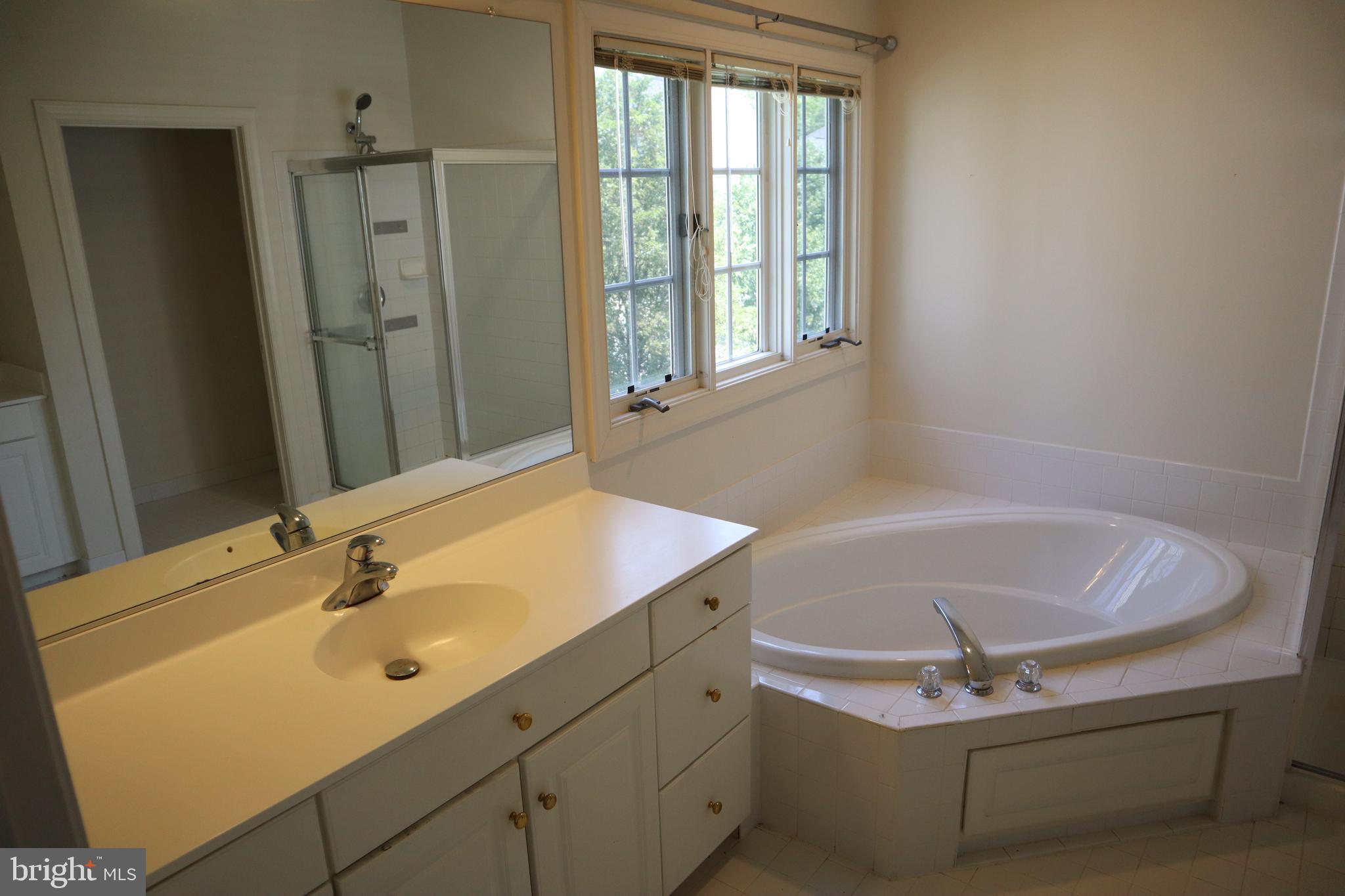 CROSS CREEK CLUB - Residential Lease