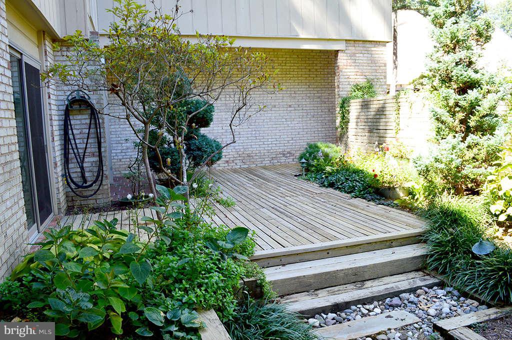 RESTON - Residential