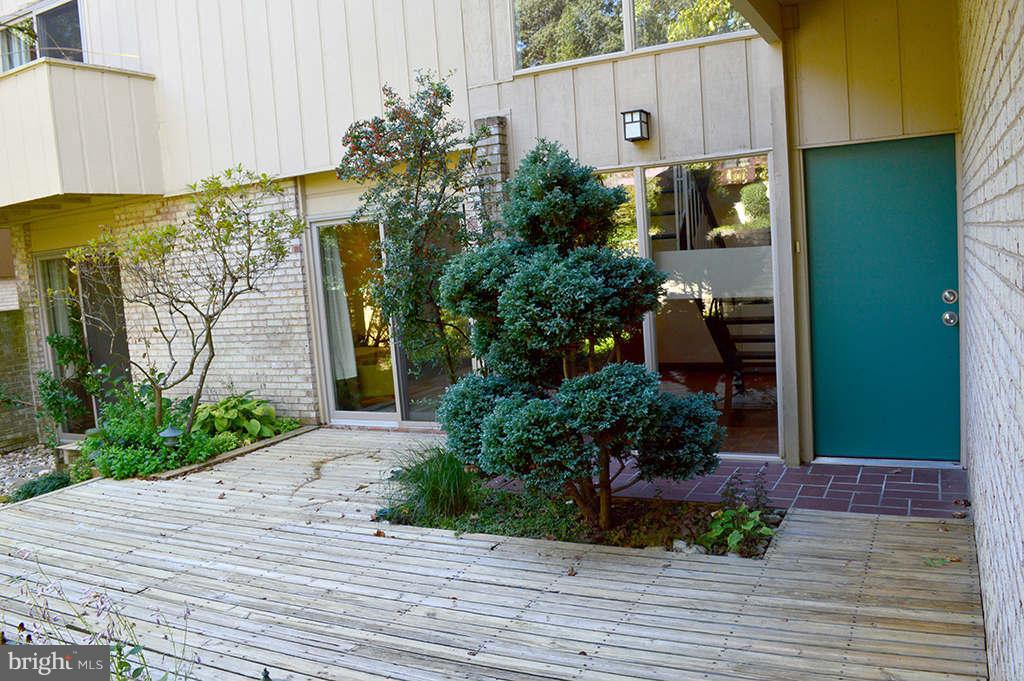 RESTON - Residential