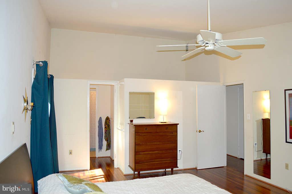 RESTON - Residential