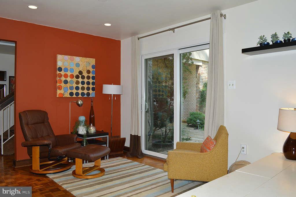 RESTON - Residential