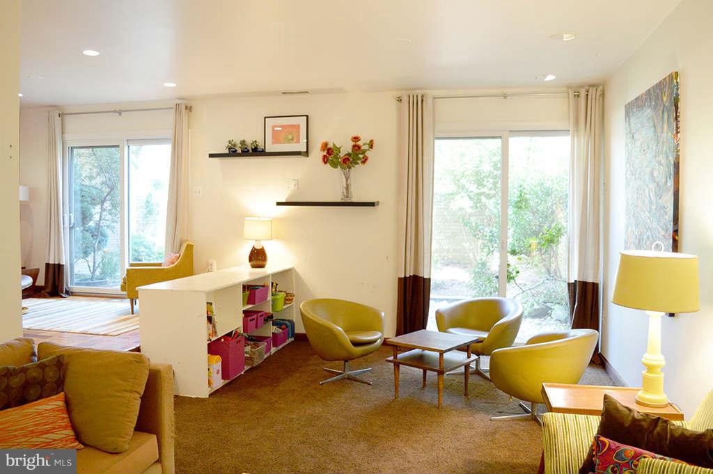 RESTON - Residential