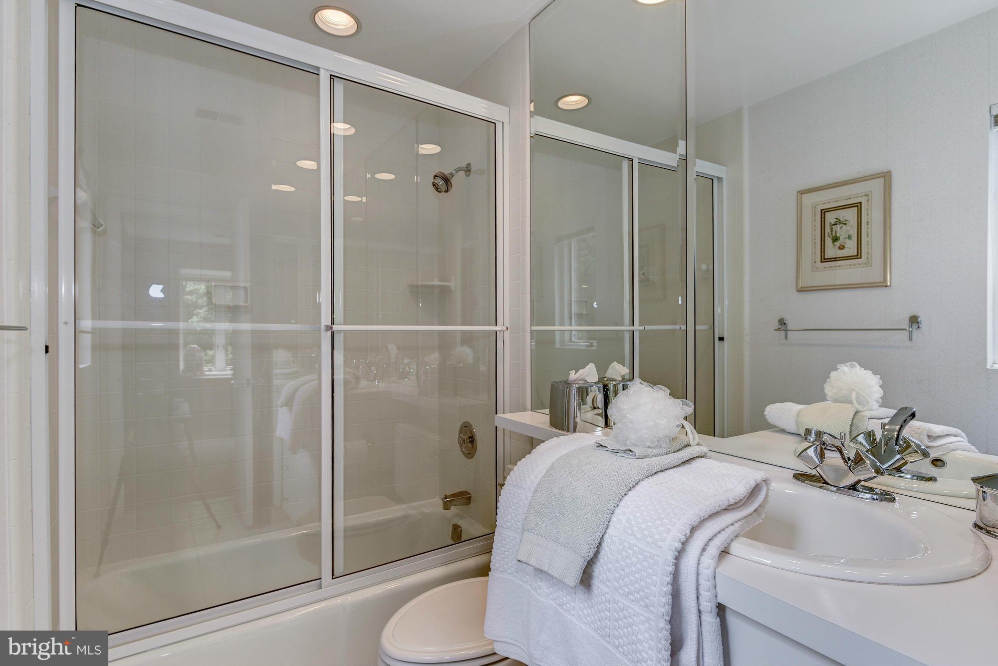 WOODSIDE ESTATES - Residential