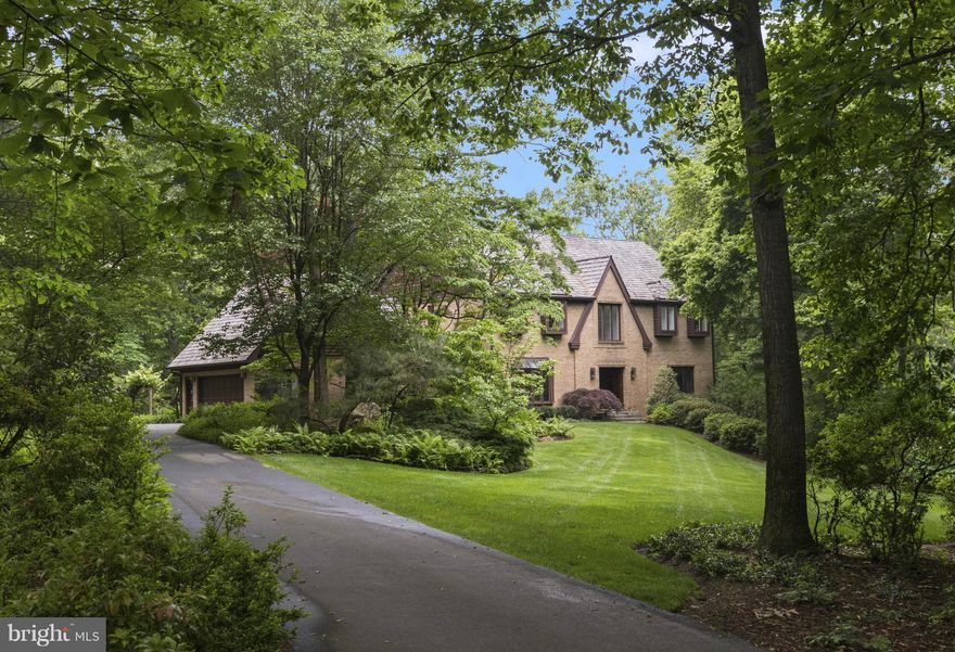 HANDSOME UPDATED ALL BRICK RESIDENCE ON 1.2 ACRE ESTATE SETTING LAND.  HIGH CEILINGS, SAND IN PLACE FLOORS, 2 MASONRY FIREPLACES, RENOVATED KITCHEN WITH GRANITE COUNTERS AND STAINLESS APPLIANCES, SCREENED PORCH W/ VAULTED CEILING, GREAT FLOW THROUGHOUT, SPACIOUS MASTER SUITE WITH TWO WALK-IN CLOSETS,WALKOUT LOWER LEVEL, SPA/HOT TUB ROOM, MATURE PLANTINGS APPRECIATED BY ALL GARDNERS - A MUST SEE!