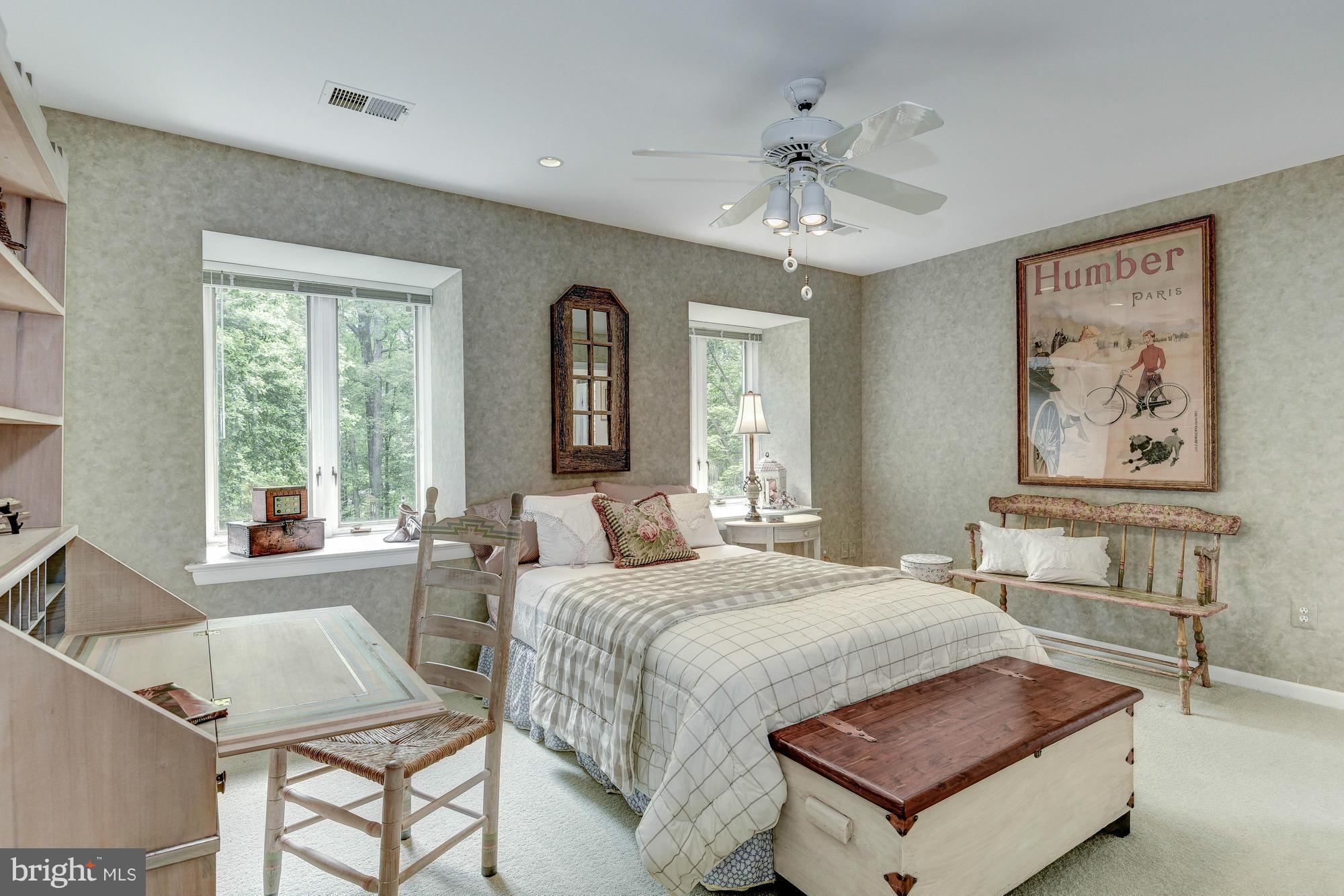 WOODSIDE ESTATES - Residential