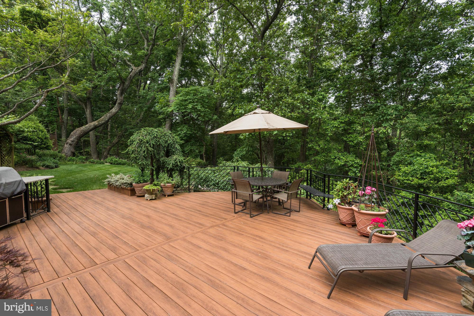 WOODSIDE ESTATES - Residential