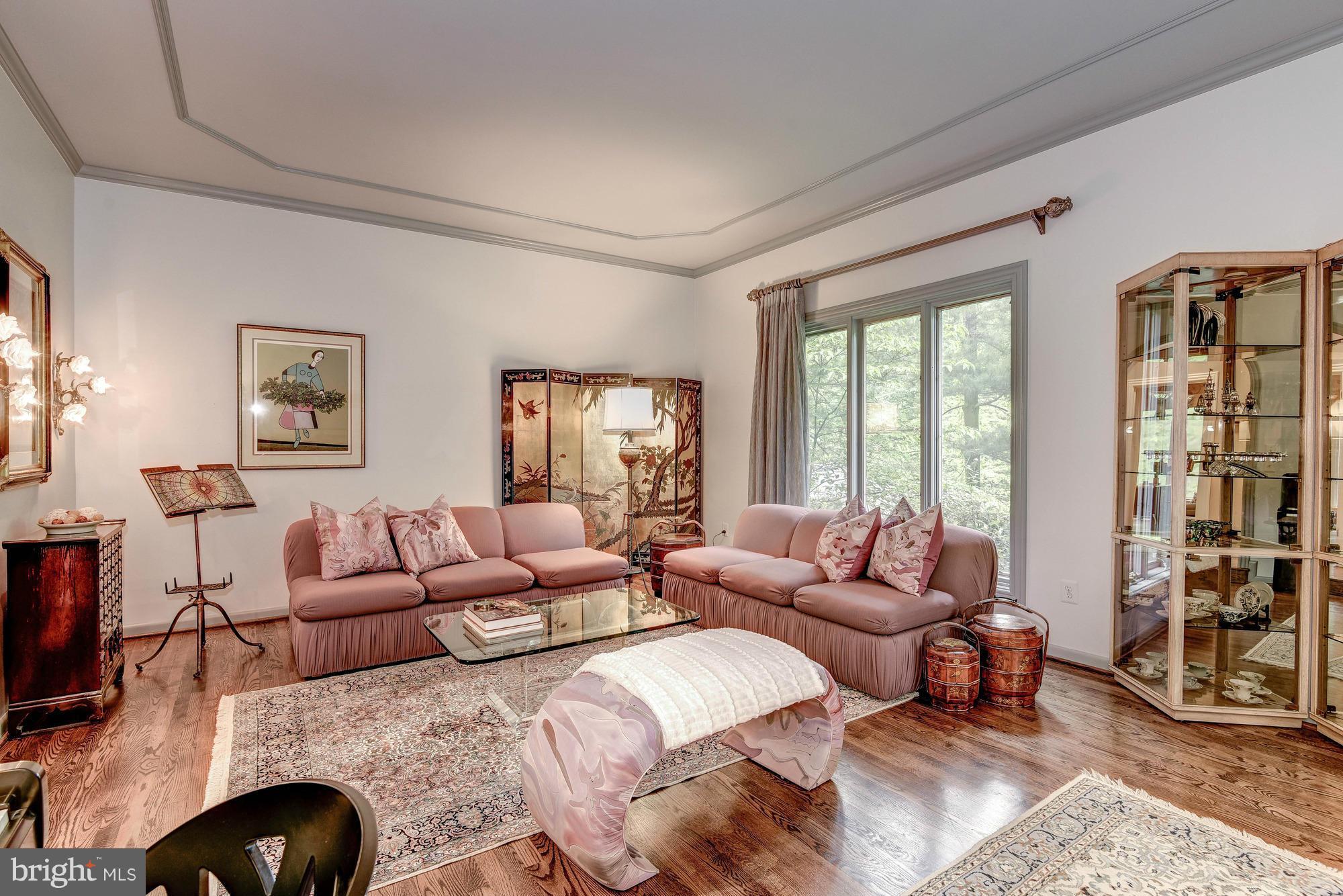 WOODSIDE ESTATES - Residential