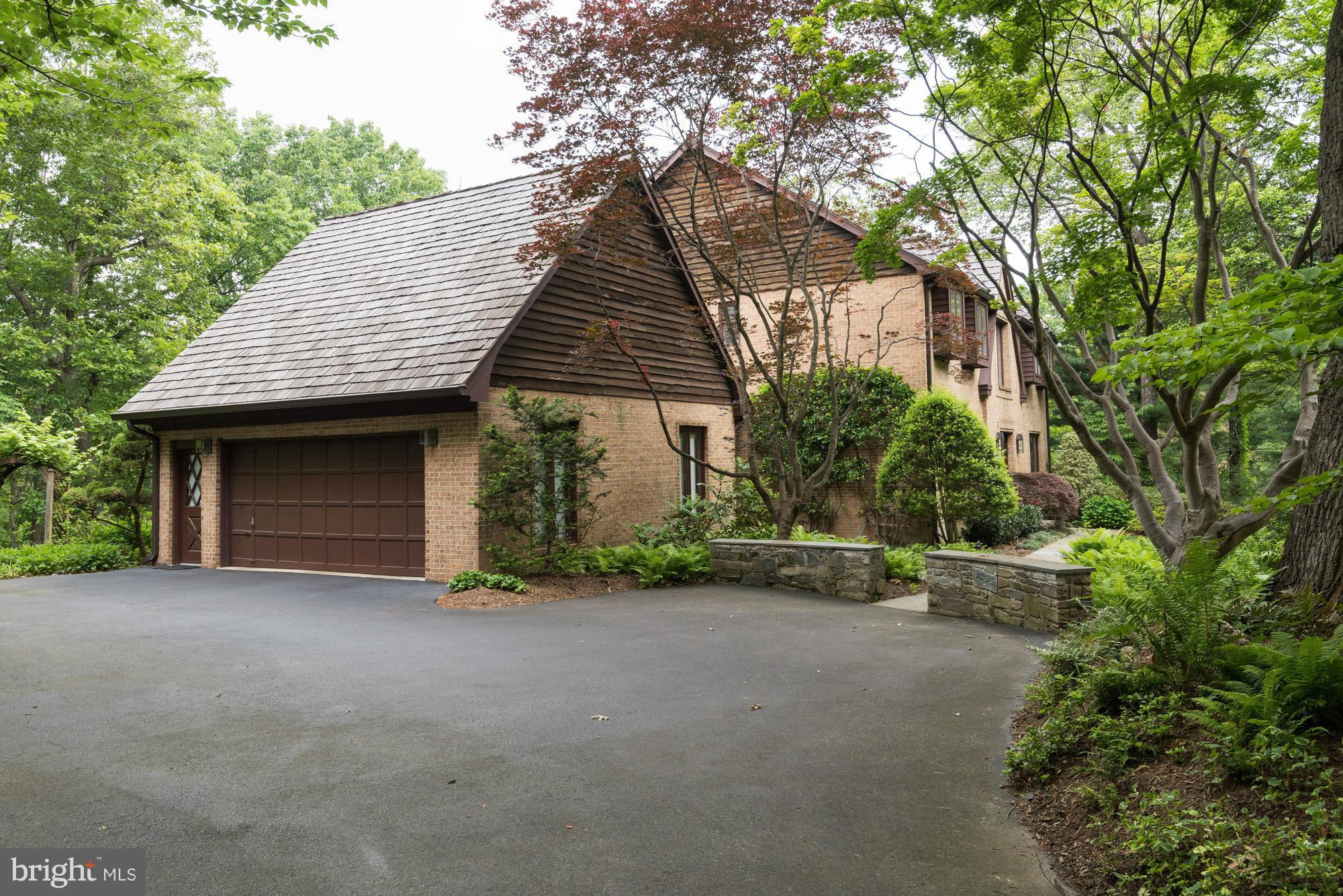 WOODSIDE ESTATES - Residential