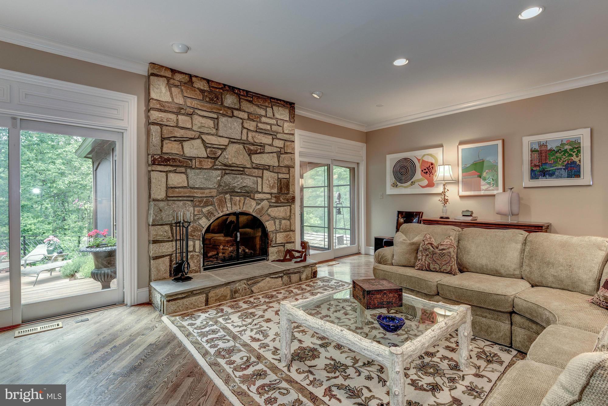 WOODSIDE ESTATES - Residential