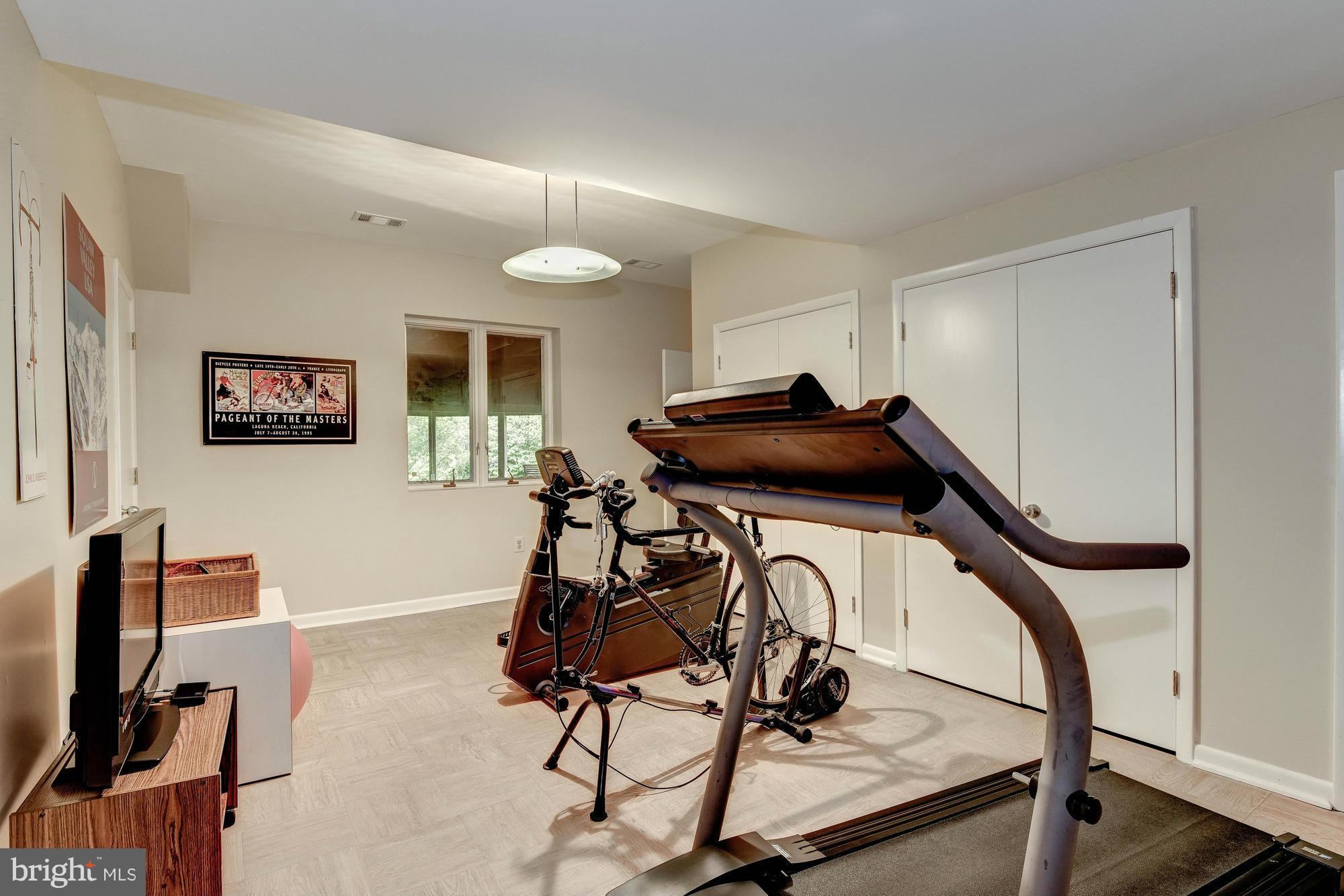 WOODSIDE ESTATES - Residential