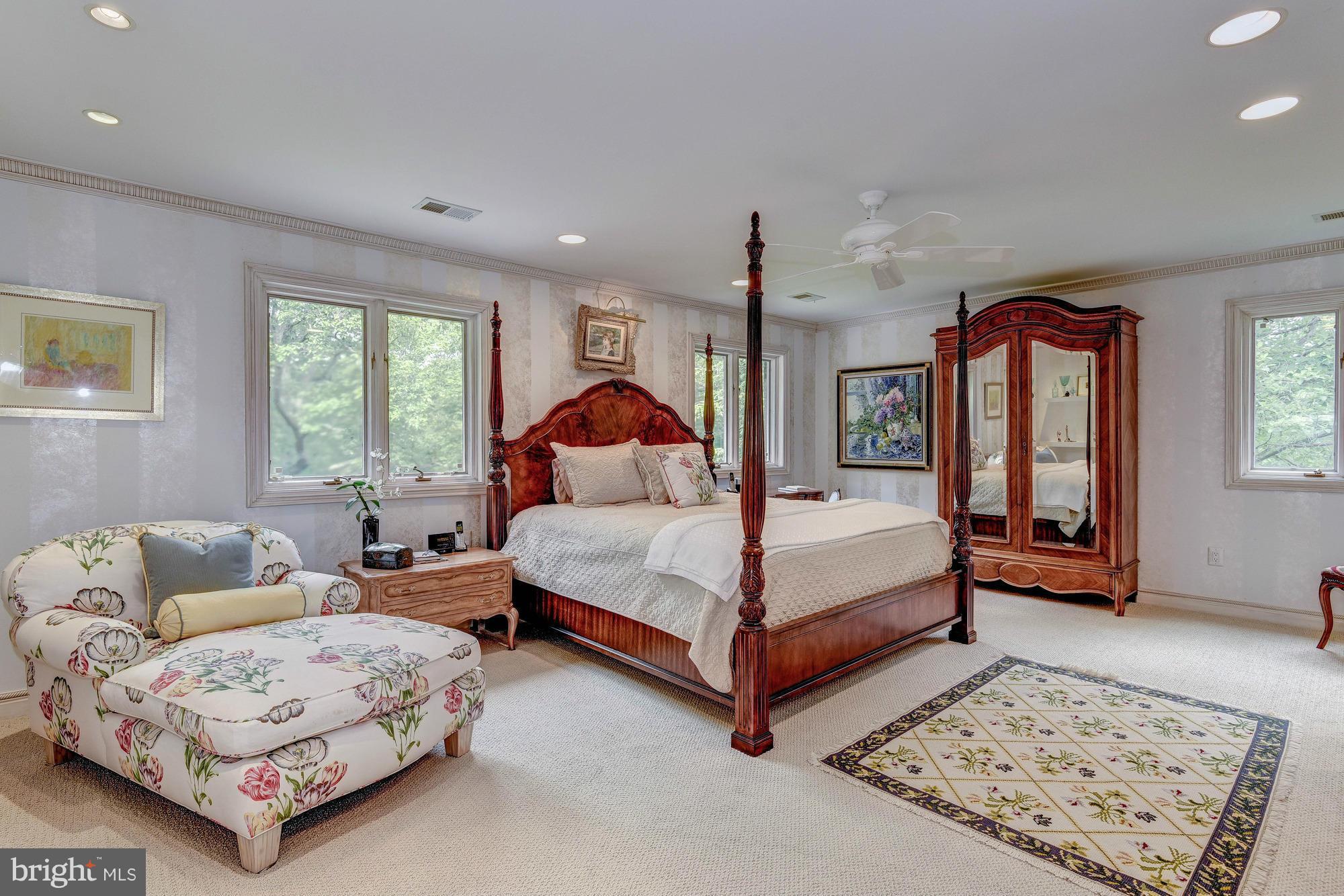 WOODSIDE ESTATES - Residential