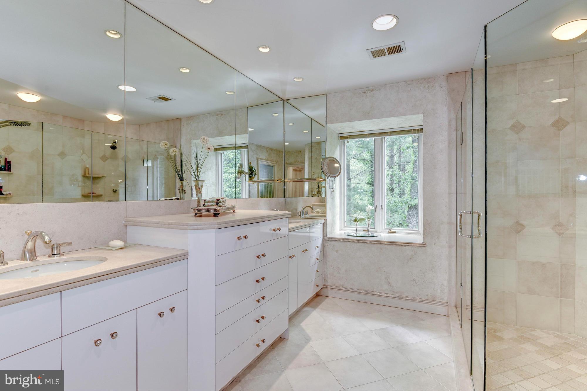 WOODSIDE ESTATES - Residential