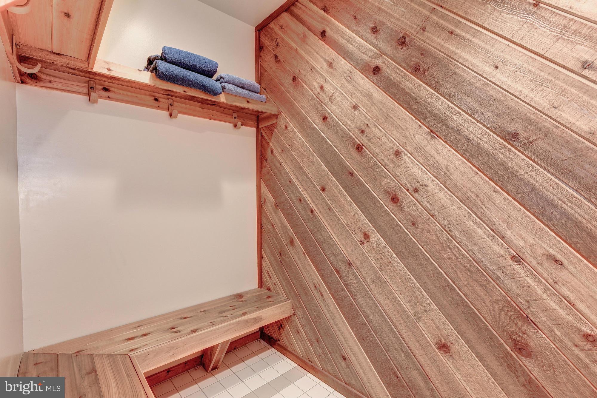 WOODSIDE ESTATES - Residential