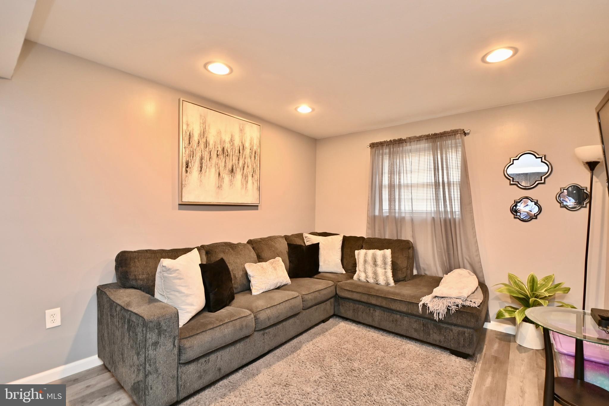 WHITE OAK VILLAGE SUB - Residential