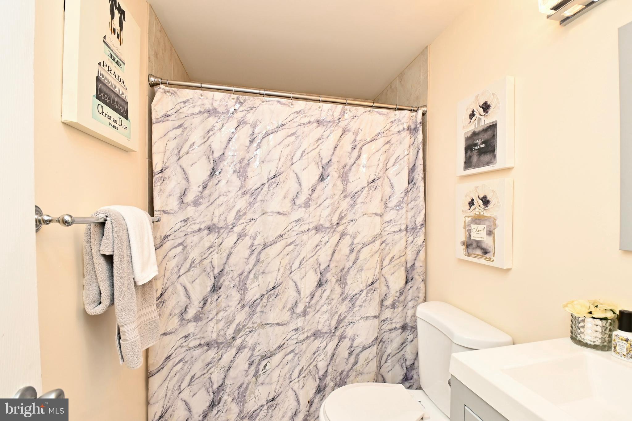 WHITE OAK VILLAGE SUB - Residential