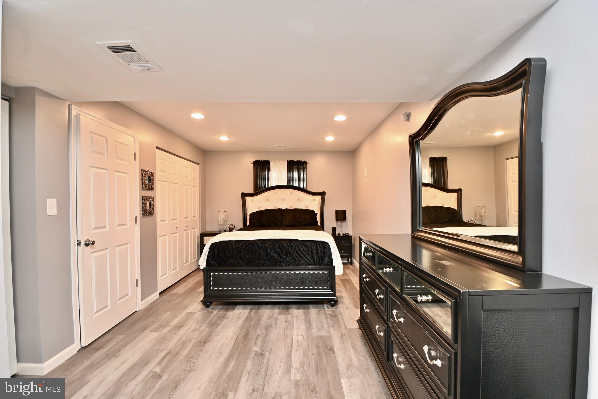 WHITE OAK VILLAGE SUB - Residential