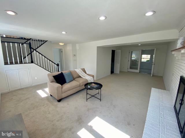 RIVERDALE FOREST - Residential Lease