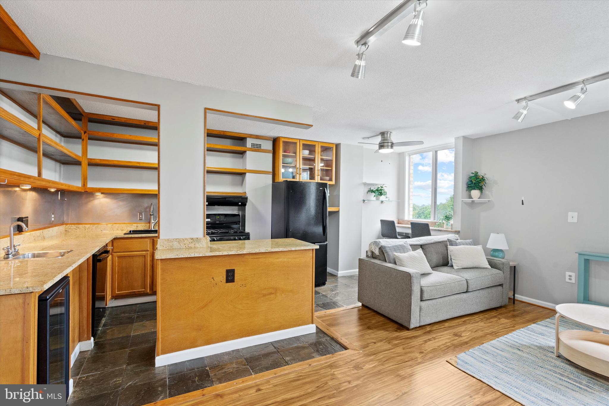 Open House 8/31 (11am-1pm)
Bright, Modern Living in a Prime Location!
Welcome to this beautifully updated and Fully Furnished 1BR/1BA condo that perfectly blends style, comfort, and convenience. Nestled in one of the area's most sought-after locations, you'll love being just minutes from shopping, dining, transit, and everything in between!
Step inside to an airy, sun-filled space featuring gleaming hardwood floors and an open-concept layout that's perfect for entertaining. The spacious kitchen flows seamlessly into the living and dining areas—no walls cutting off the fun here! Enjoy granite countertops, freshly painted walls, and plenty of room to move.
The oversized bedroom boasts a large walk-in closet, and the bathroom includes double vanities—no more fighting over counter space. There’s also a bonus walk-in closet off the living area for extra storage.
This unit includes one assigned garage parking spot (#147), and the building features top-notch amenities: a well-equipped fitness center, sparkling pool, and sunny rooftop deck. Condo fee covers ALL utilities and access to all community amenities. (Please note building is pet-free and all furniture convey.)
Don't miss your chance to own this sleek, move-in-ready fully furnished condo in an unbeatable location!