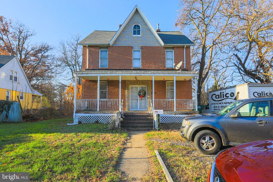 Great for a home owner or an investor.  Single Family sits on an acre.  Owner has put in New Roof, New boiler and basement has been waterproofed.  Four beds with the possibility for two more on third level.  This home is priced to sell and ready for you to put your mark on it.