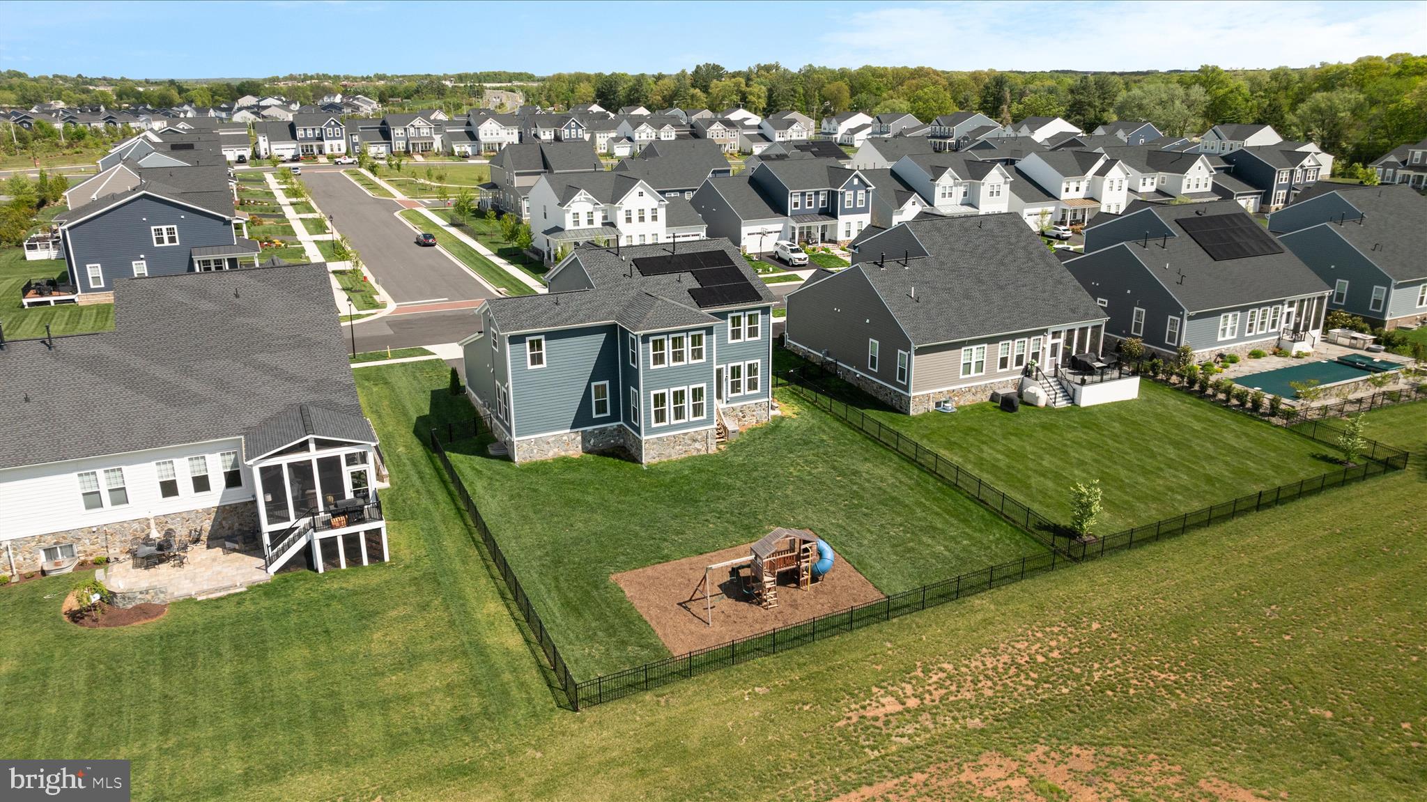MEADOWBROOK - Residential