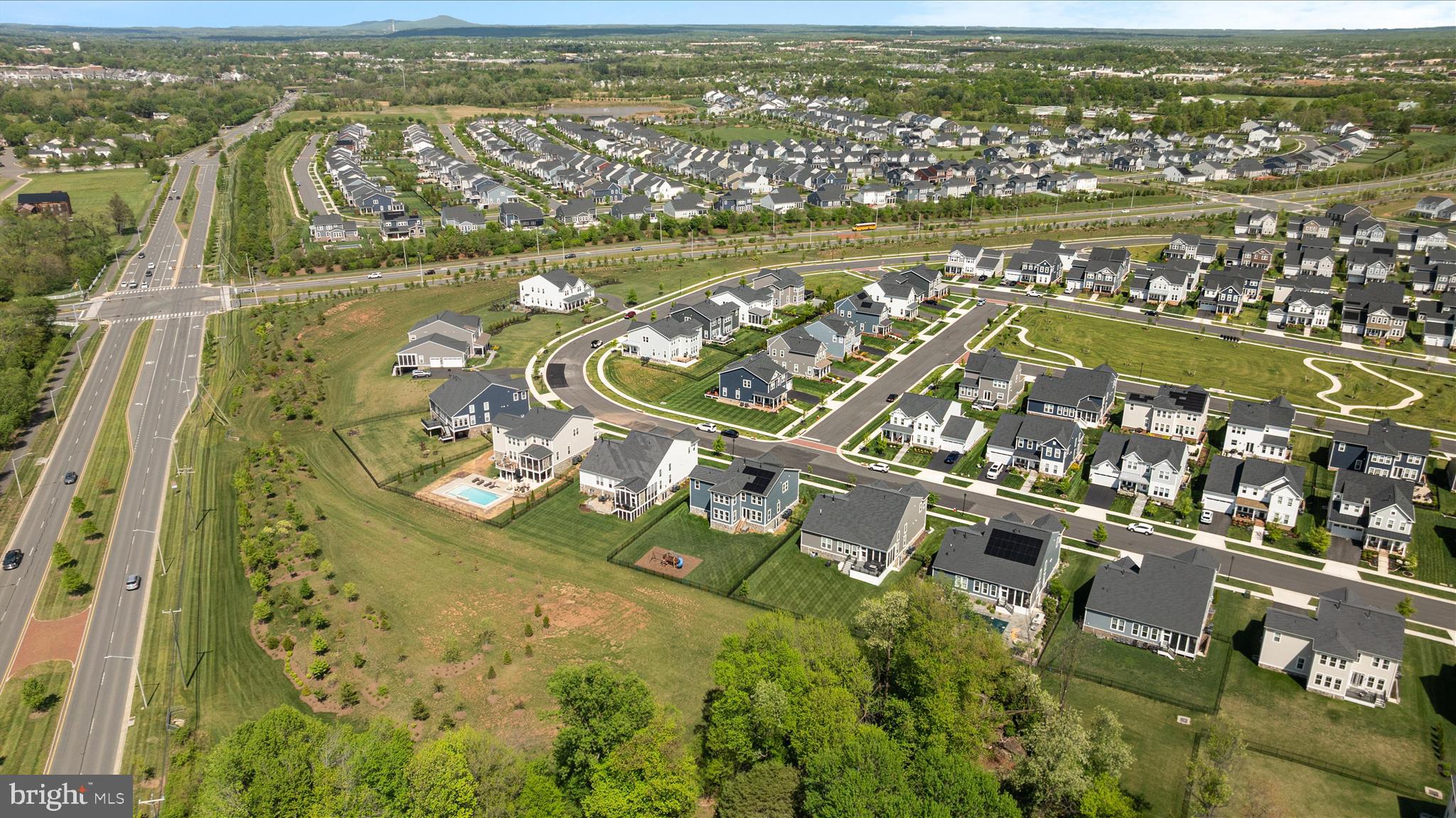 MEADOWBROOK - Residential