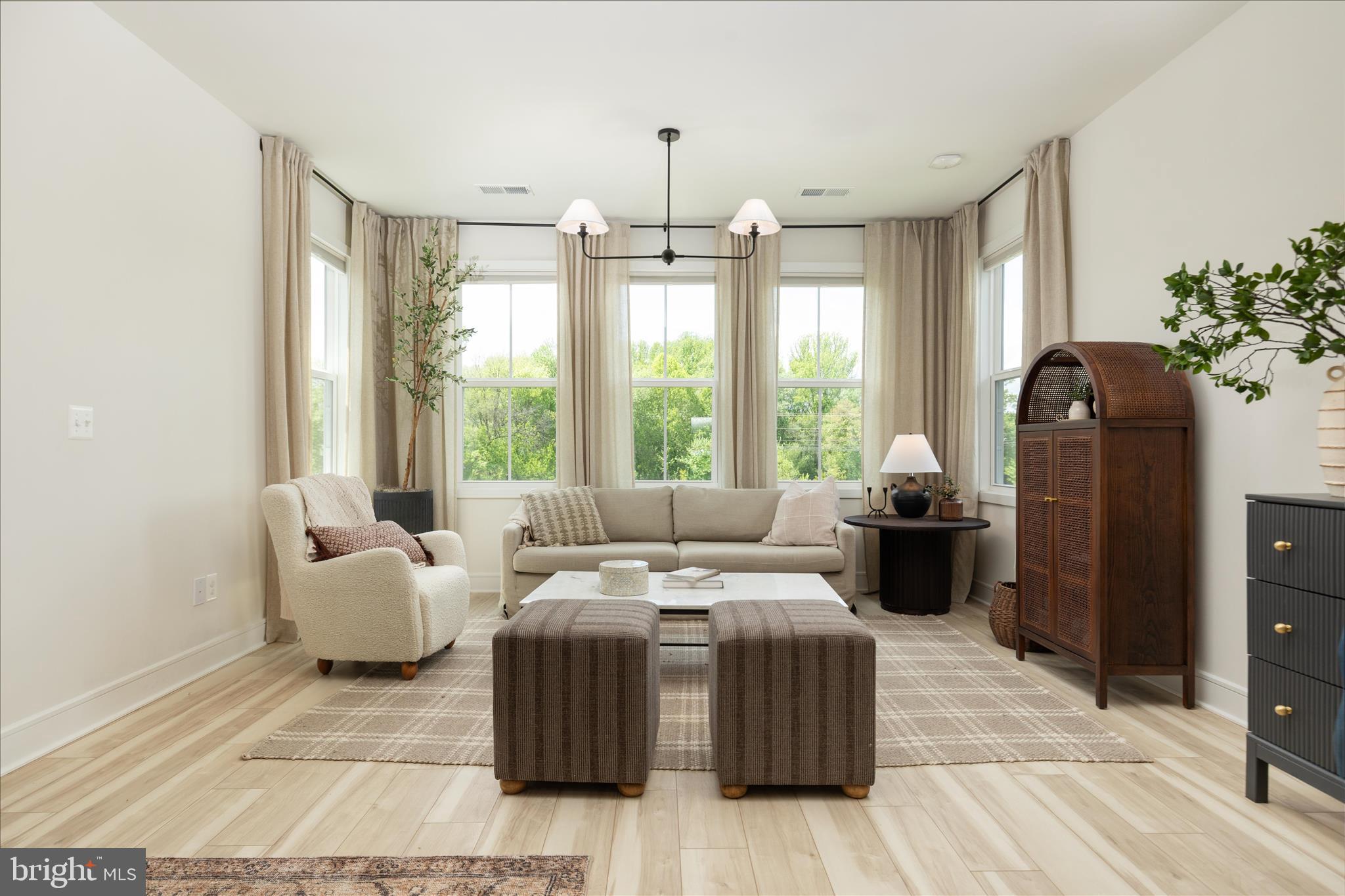 MEADOWBROOK - Residential